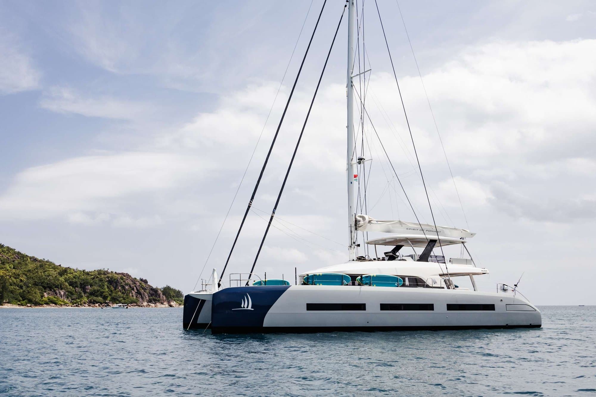 Lagoon Seventy 7 — view 1
